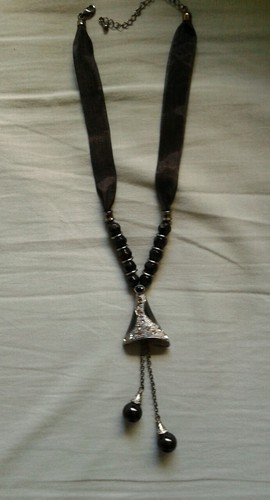 Joli collier fantaisie idée - collier,