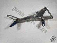 Platine de repose pied droit