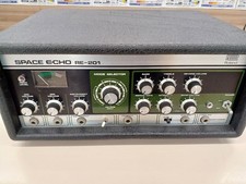 Appareil à effets vintage Roland RE-201 Space Echo Tape Delay d'occasion
