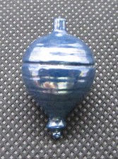 Fève Une Toupie ou bouchon de pêche bleu brillante  #G23