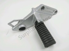 PLATINE ET REPOSE PIEDS ARRIERE GAUCHE DAELIM VT 1998-2002 / NE 56302