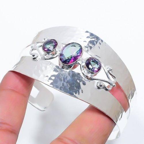 Bracelet bijoux fait - , main