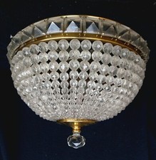 EXCEPTIONNEL  PLAFONNIER CORBEILLE PAMPILLES CRISTAL TAILLE MONTURE LAITON DORE 