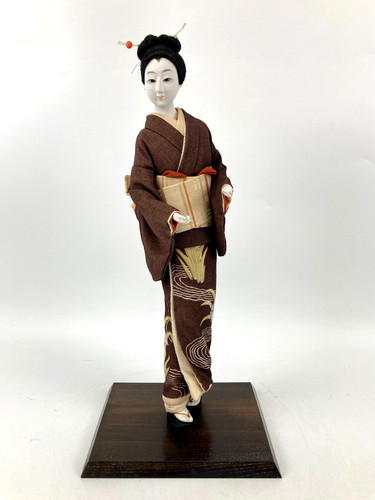 Poupée japonaise vintage