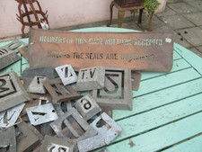 outils anciens , nombreux pochoirs sncf et autres