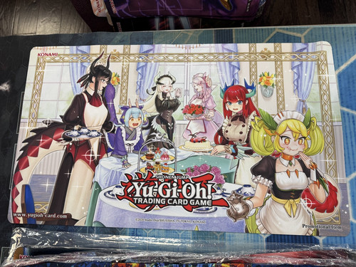 Yugioh official playmat - playmat, win
