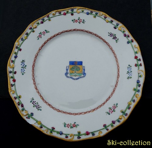 Belle assiette avec blason - assiette, le