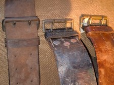 Lot à restaurer 3 ceinturons cuir fauve france WW1 dont boucle moulée ersatz