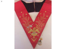 sautoir 18° deg  et bijou