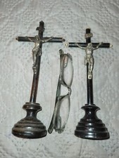 2 ANCIENS CRUCIFIX SUR