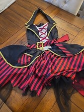 womans pirate costume