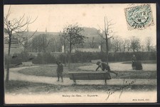 CPA Noisy-le-Sec, Square avec enfants jouant et banc en premier plan 