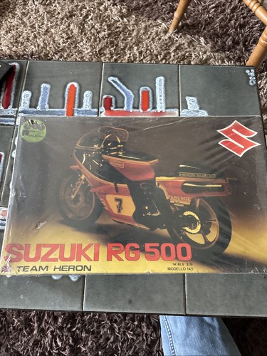 Maquette moto suzuki rg500 - maquette, 1.9