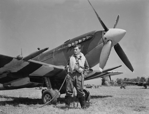 Ww2 pilote typhoon rcaf dday - ww2,