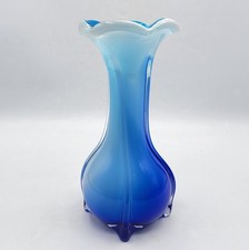 Vase en verre soufflé opaline