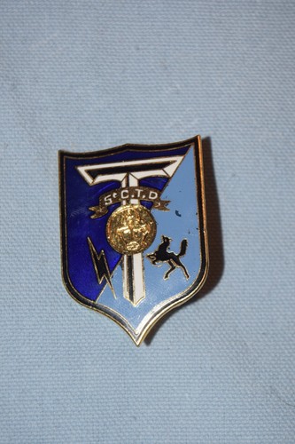 B99 insigne pucelle militaire