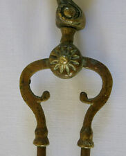 PINCE BUCHE, pince a buches, serres, griffes aigle, bronze, ancien, cheminée .