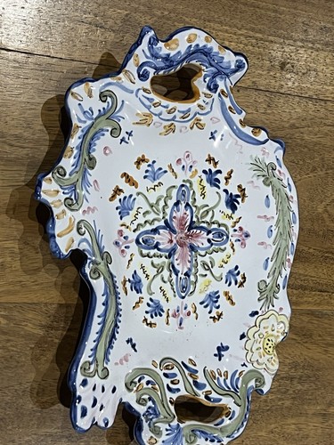 Plat faïence martres - plat,