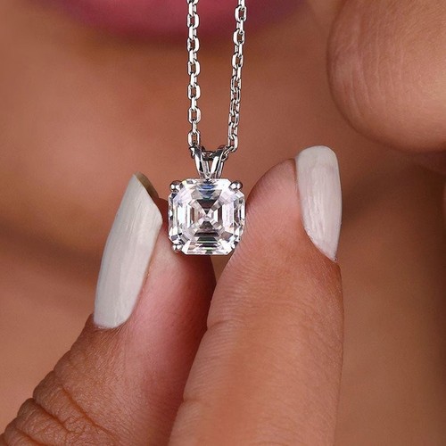Pendentif solitaire diamant