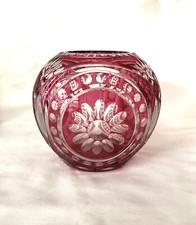 Vase boule en cristal taillé