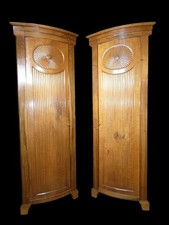 Paire d'encoignures hautes Art Déco en noyer 1925/30