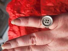 Bague Ajustable Upcycle Avec Bouton Chanel