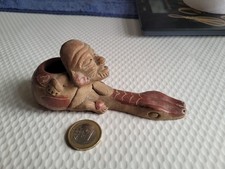 Pipe en terre cuite artisanale style précolombien Aztèque? maya? décor serpent