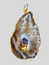 Véritable Améthyste sur Agate / Bijou en pendentif