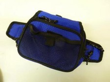 mini saccoche de réservoir bleu aimanté marque IXS pour moto scooter quad