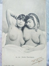 C.P.A. 2 jeunes femmes nues mauresques