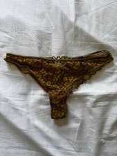 String femme porte