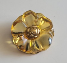 Grande Broche Et Pendentif Kenzo Fleur En Métal Doré Et Résine Vintage 