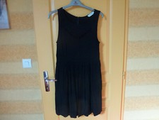Robe noire NAF NAF sans manche T.40