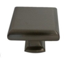 Alno A310-45-SN Manhattan Collection Armoire Bouton Carré Satin Nickel Laiton