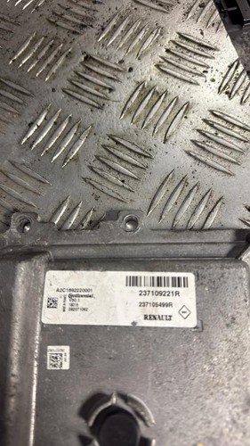 Calculateur moteur dacia - calculateur,