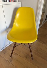 Chaise EAMES Ed. Herman Miller en fibre de verre DSW jaune