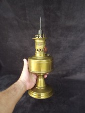 Titus Tito-Landi Ancienne lampe à pétrole  pression