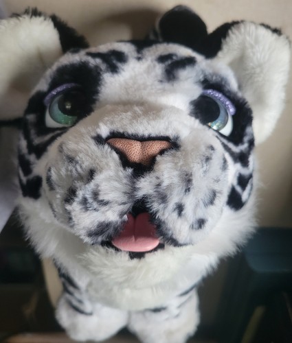 Exclusive furreal roarin - exclusive, roarin’