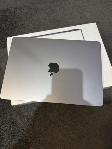 Macbook air 256 - m3,