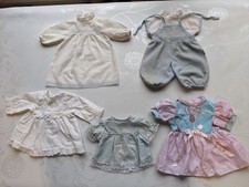 Vêtements de poupées vintage