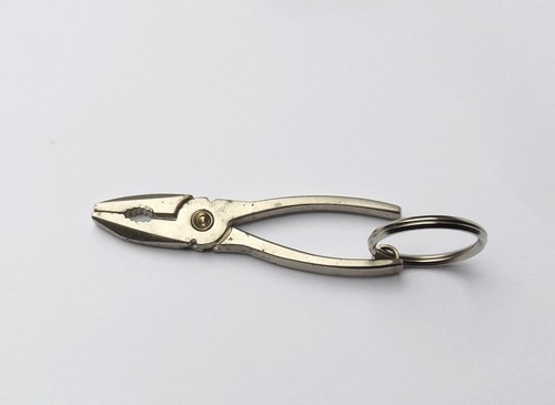 Porte clés outillage pince