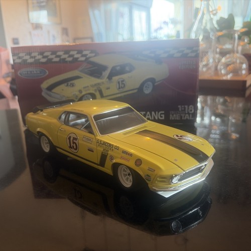 Ford mustang - 1/18,