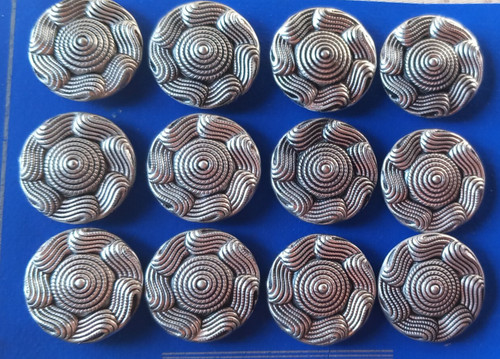 Anciens boutons metal - , en
