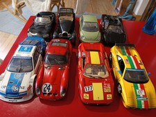 1/18 LOT DE 8 VOITURES EN L'ETAT