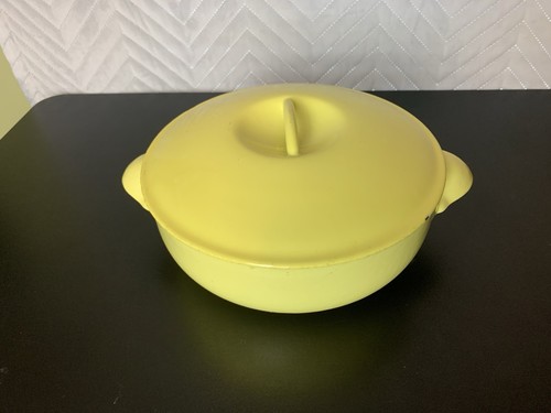 Vintage creuset yellow cast - le,