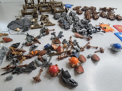 Mega bloks lot - bloks, figures
