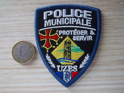 écusson obsolète uzès - écusson, gard