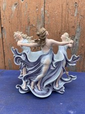 Les 3 grâces en biscuit