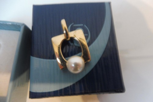 Pendentif pierre lang très - lang,,