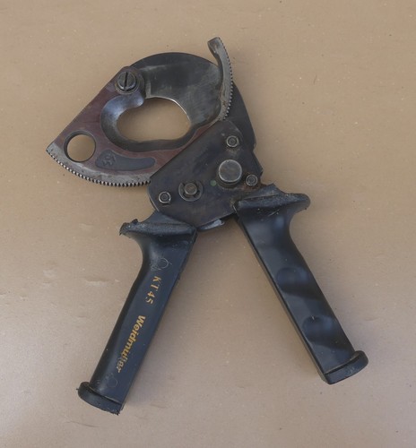 Pince coupe câble - à, cliquet
